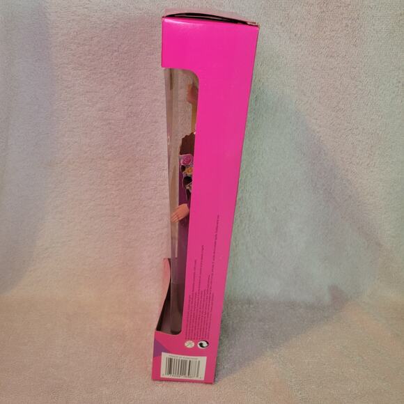 Class of 1997 Special Edition Graduation Barbie Doll Mattel 16487 Vintage NIB - Picture 6 of 8